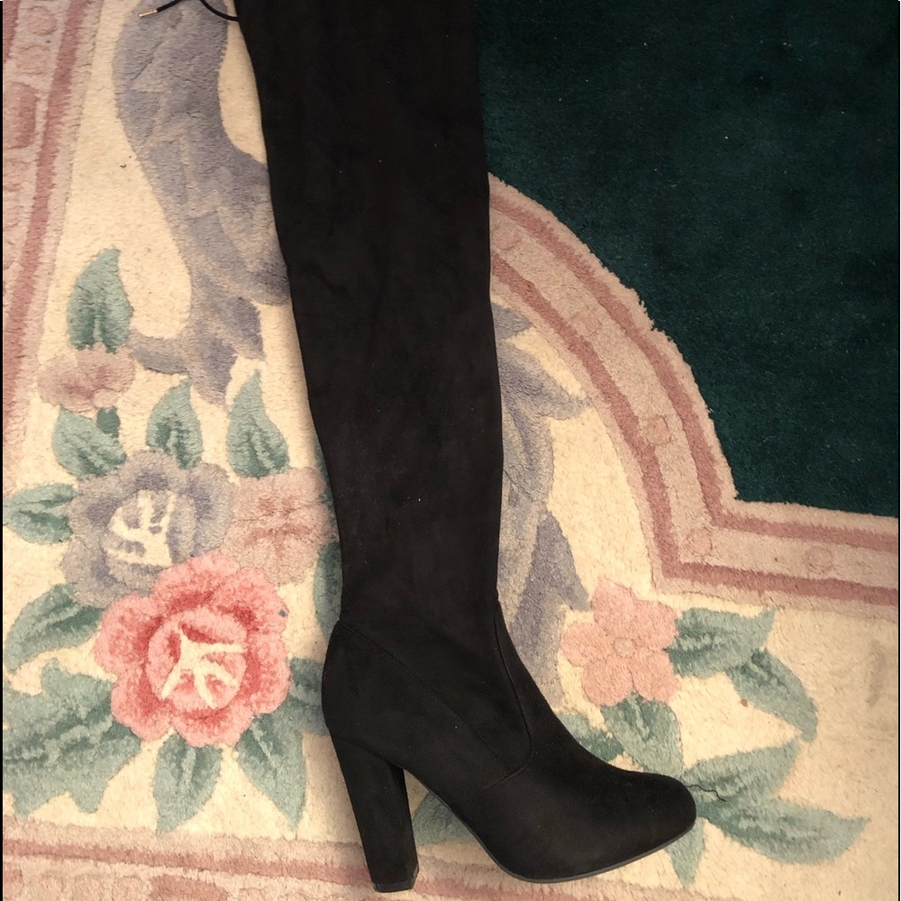 Wide calf thigh high boots size 9